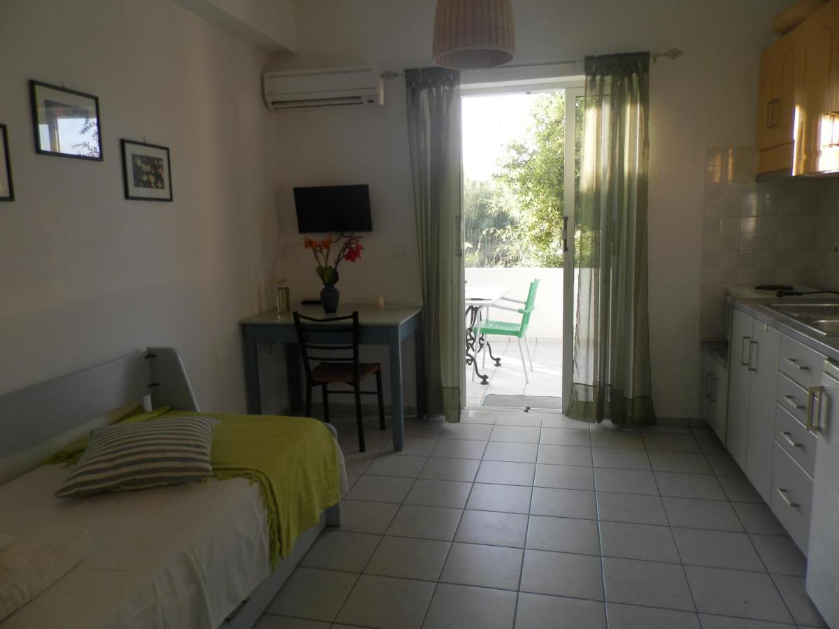 Silvi Mari Apartments Платанес Екстер'єр фото