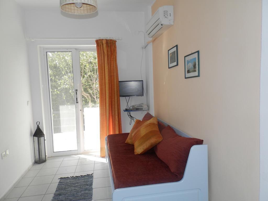 Silvi Mari Apartments Платанес Екстер'єр фото