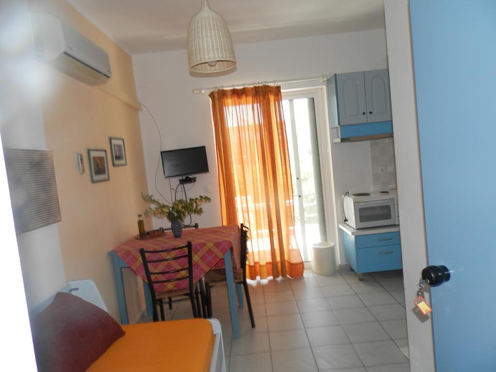 Silvi Mari Apartments Платанес Екстер'єр фото